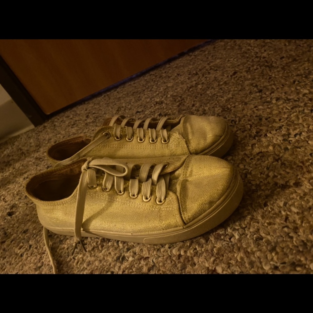 PEP Gold Tennis shoes